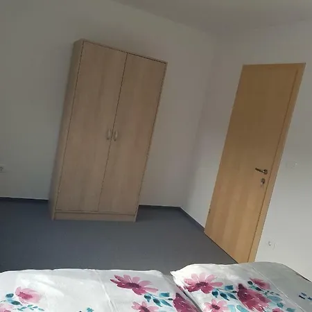 Πανσιόν Apartmaji Jankovic 3*