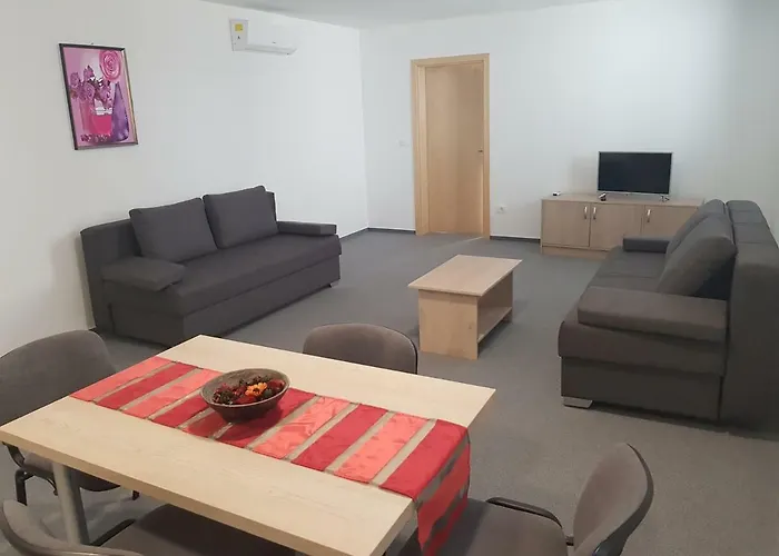 Apartmaji Jankovic 3* لوغانتيس